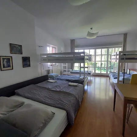 R24, Rose House Πανσιόν Λιουμπλιάνα