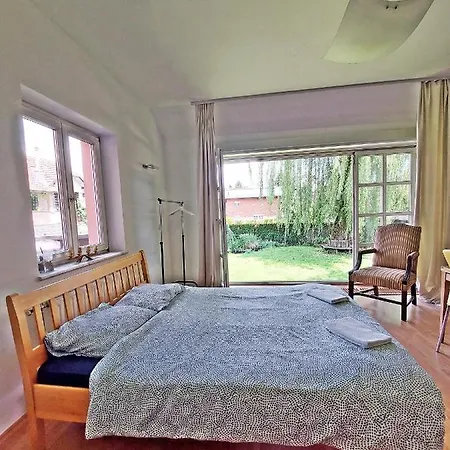 R24, Rose House