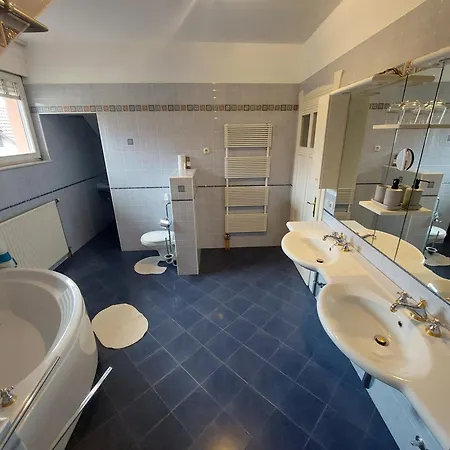 Guest house R24, Rose House