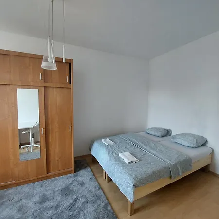 R24, Rose House Guest house