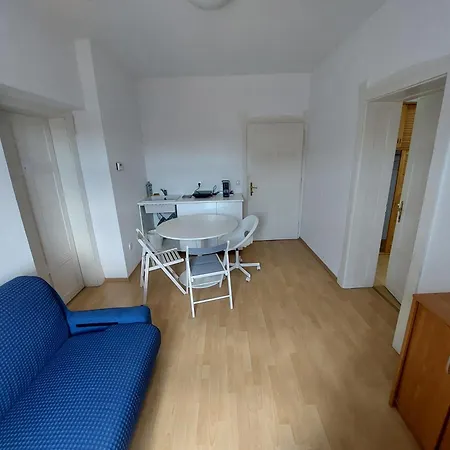 R24, Rose House * Ljubljana